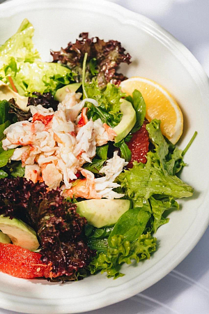 Kamchatka crab salad with avocado and grapefruit / Կամշատկայի կրաբով, ավոկադոյով և թուրինջով աղցան