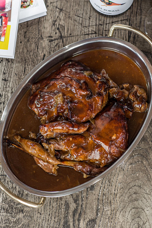Slow-cooked lamb shoulder /  Կաթնային գառան թիակ՝ ջեռոցում