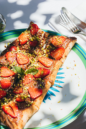 Pizza Nutella and pistachios / Նուտելայով եւ պիստակով պիցցա, խմբի համար